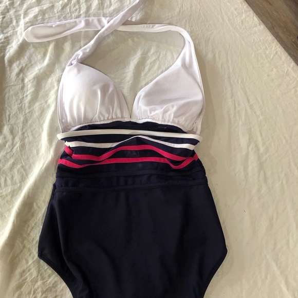 Women’s bathing suit - Picture 2 of 4